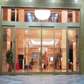 大型酒店金色玻璃感应前门